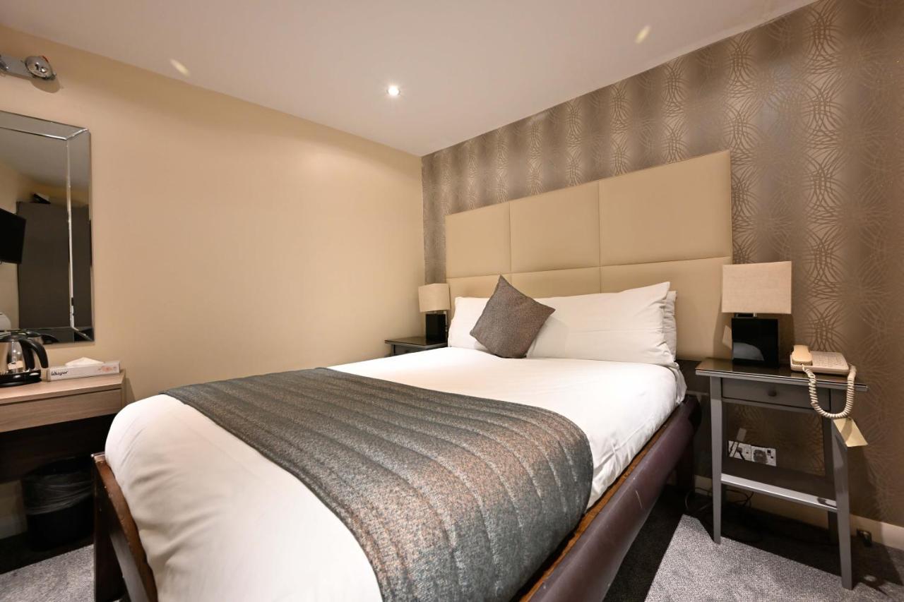 Double Room,1645009914:JPEG